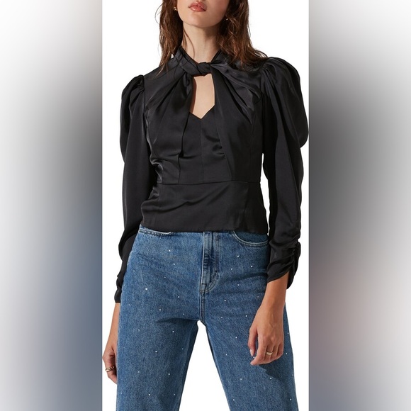 ASTR the Label Black Twist Mock Neck Cutout Peplum Top Size Small NWT - Picture 7 of 14